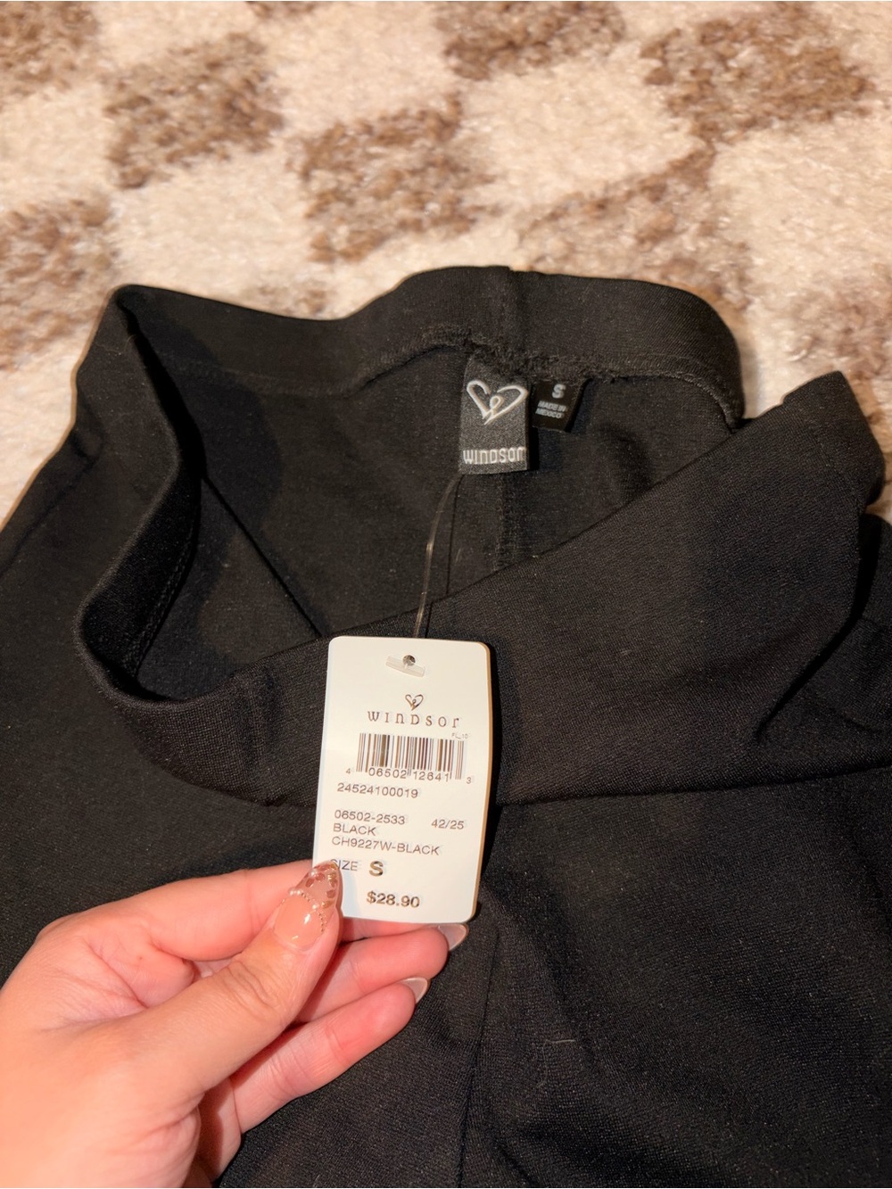 Windsor Black Capris - Picture 2 of 2
